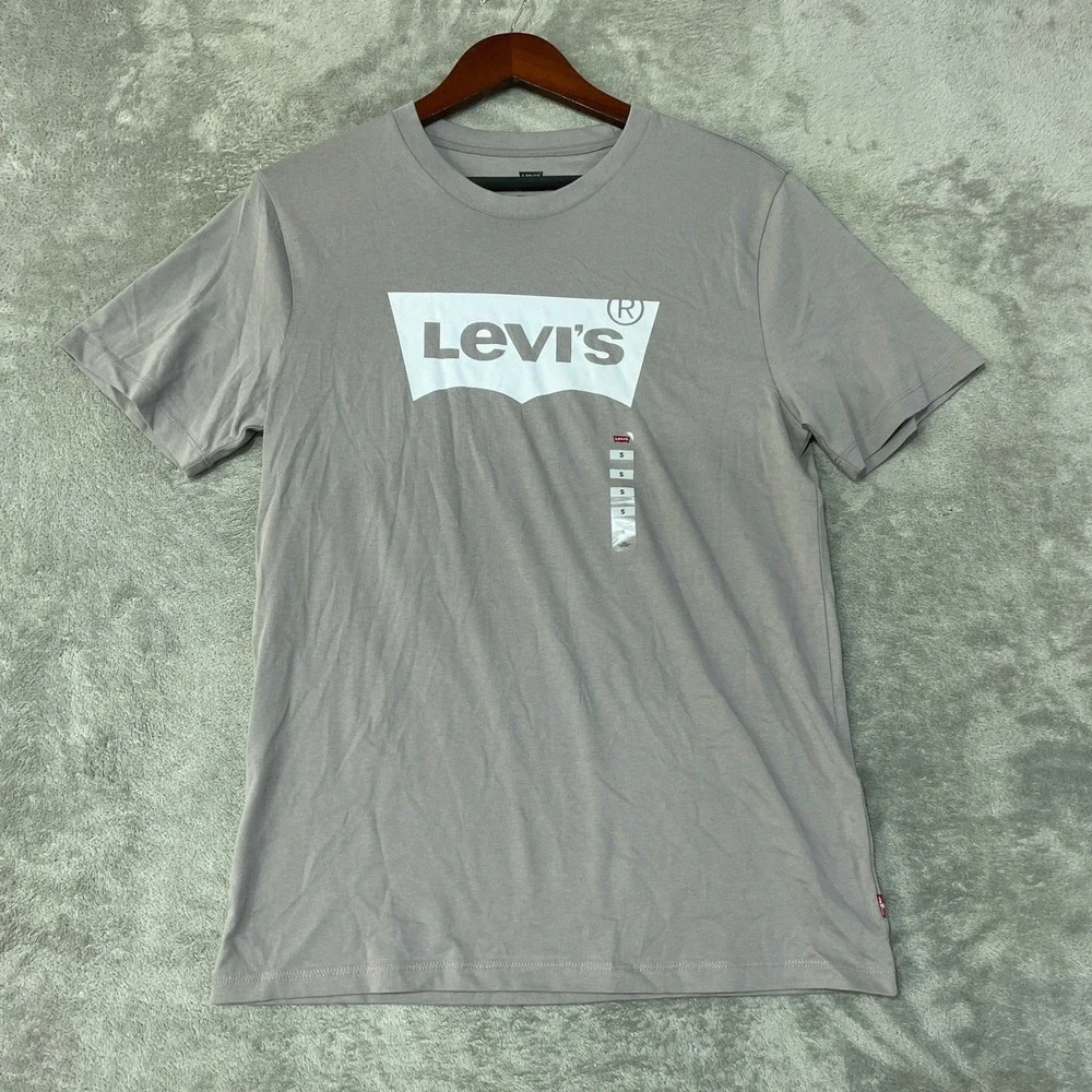 NWT Levi's Graphic T-Shirt Men's Small Gray 100% Cotton Standard Fit